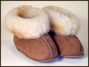 sheepskin-slippers-kids-the-leather-works